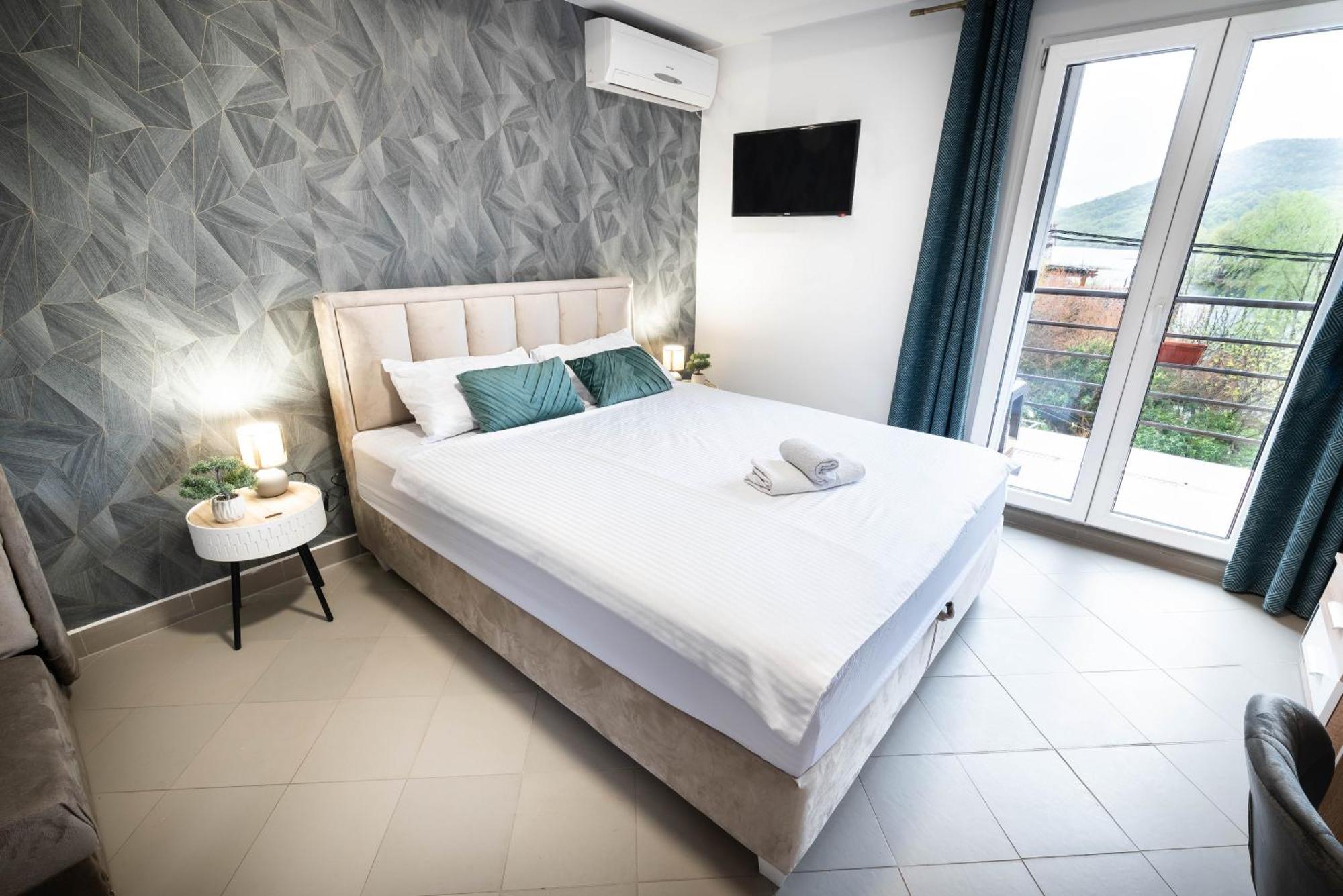 Studio Apartment Cudo Nevidjeno Karuc Buitenkant foto